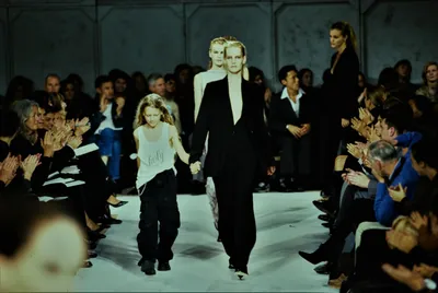 Ann Demeulemeester - S/S 1998 ‘Corps Humain’, finale